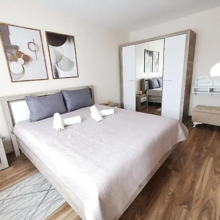Bonsai Apartment